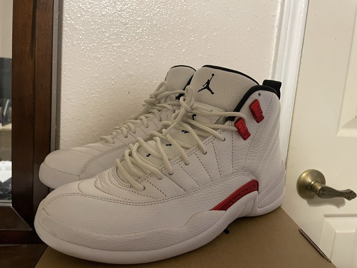 Jordan Brand Jordan 12s Size US 7 / EU 40 - 2 Thumbnail