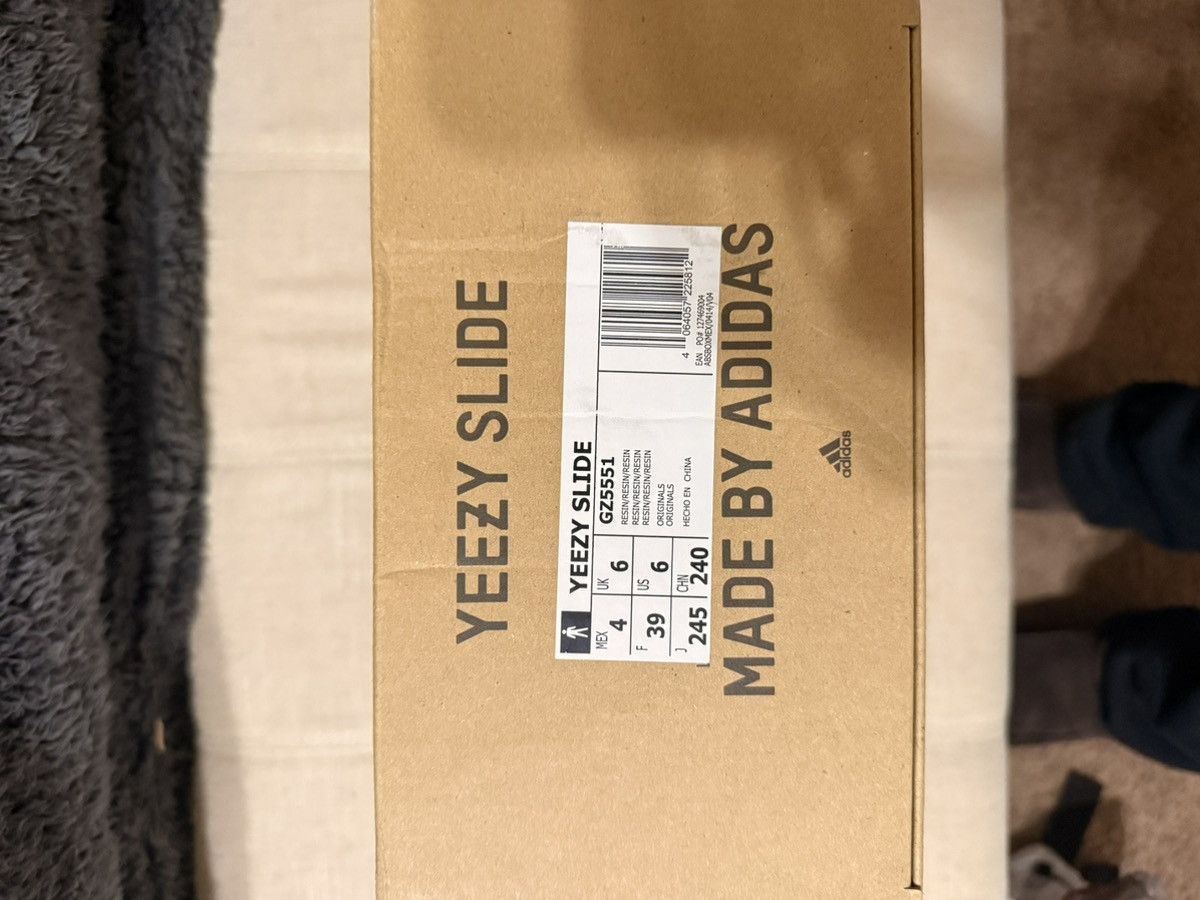 Yeezy Yeezy Slide – Unisex – Authentic – Resin Size US 6 / EU 39 - 2 Thumbnail