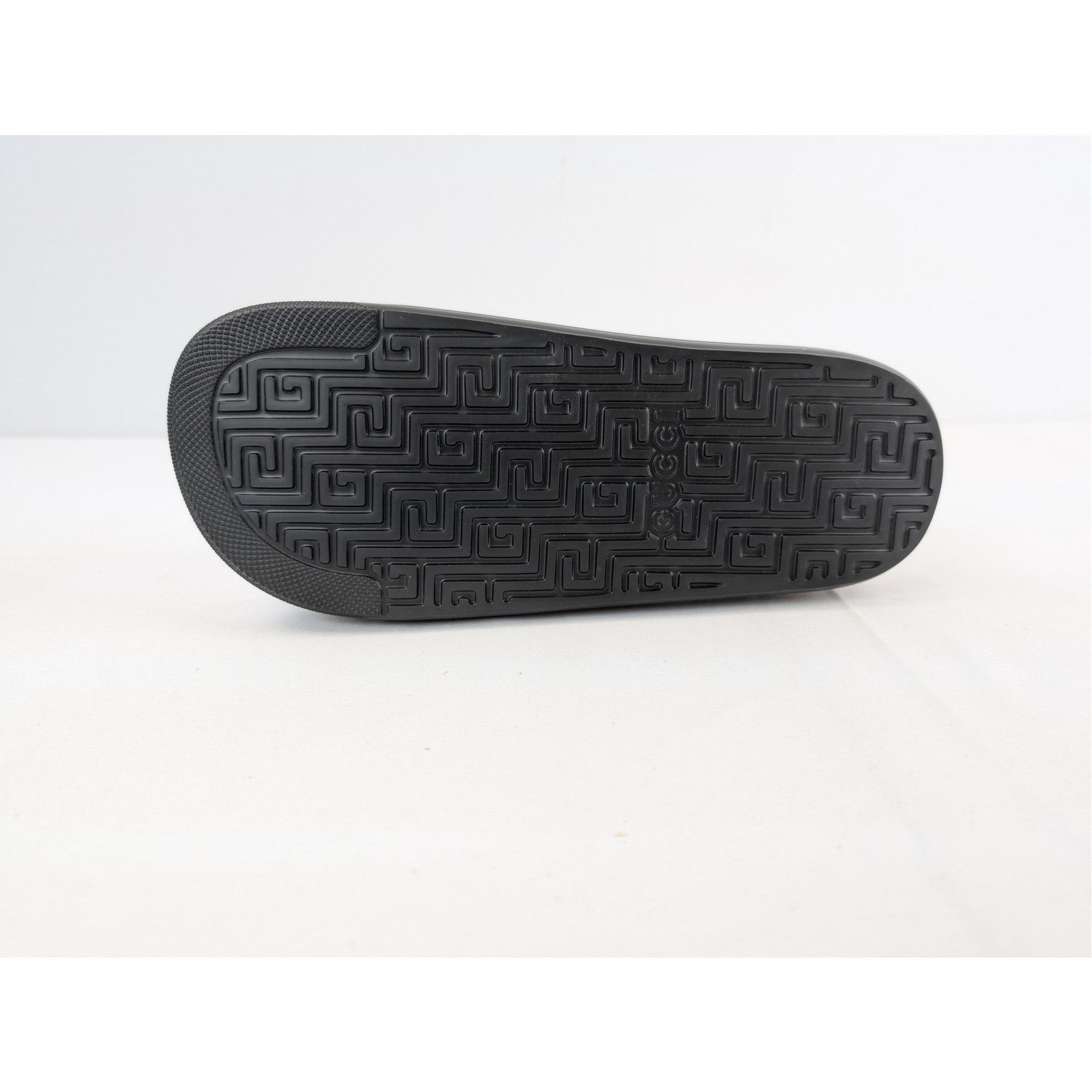 Gucci o1rshd1 Pursuit Logo Embossed Rubber Slide Slippers in Black Size US 7.5 / EU 40-41 - 12 Thumbnail
