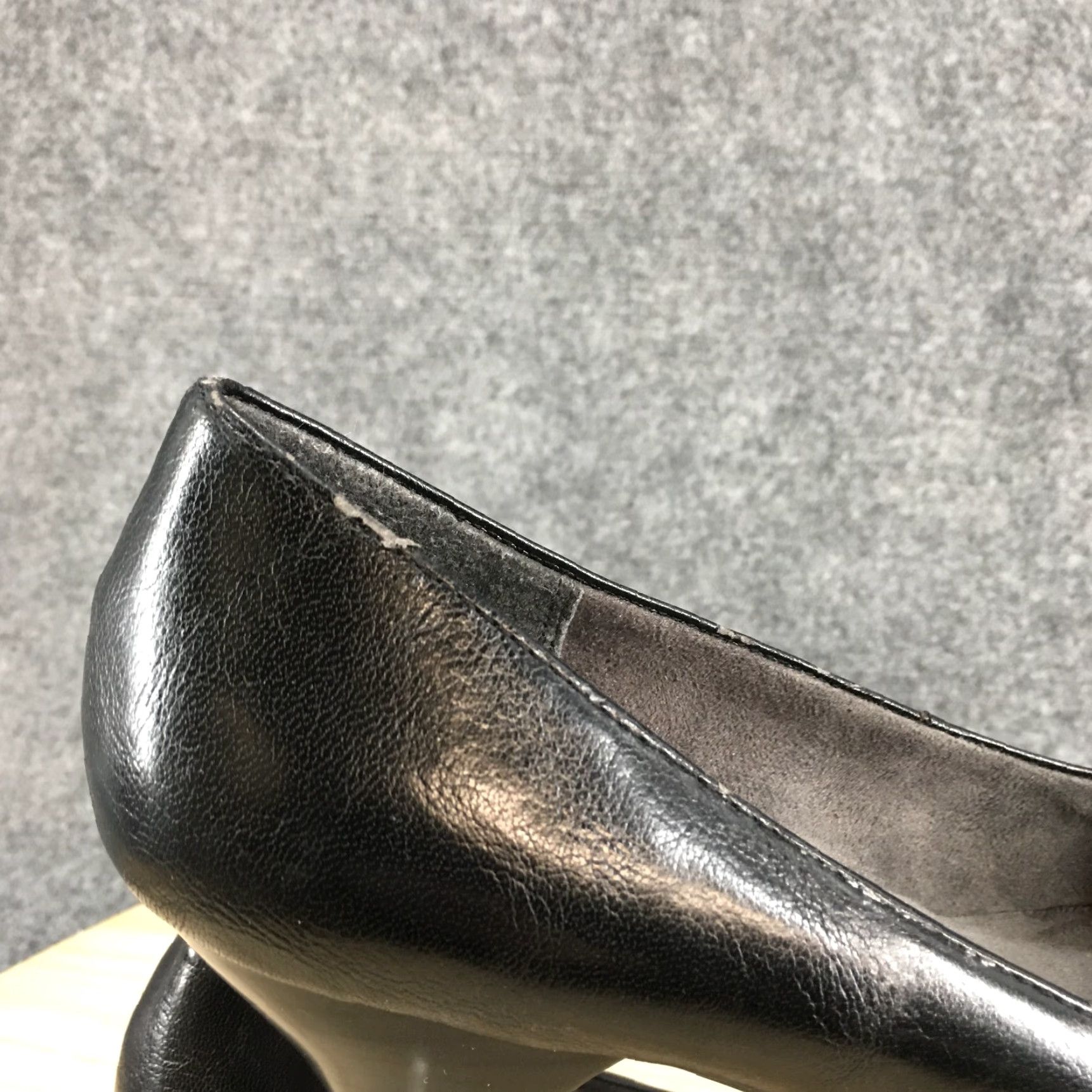 Vintage Aerosoles Wise Guy Pumps Leather Black Slip On Mid Heels Womens 9.5M Casual Pumps Current Size 9.5 M Black Leather Size US 10 / IT 40 - 5 Thumbnail