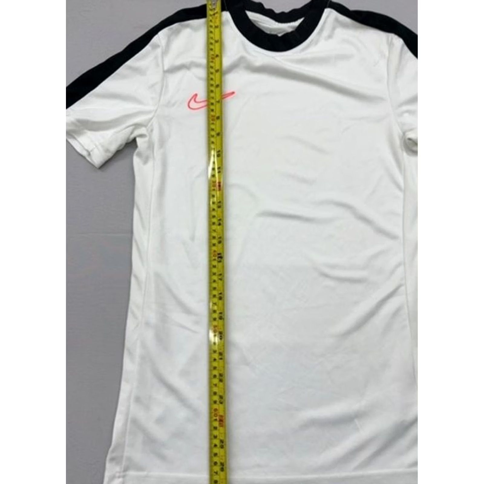 Nike Nike Men’s Dri-FIT Striped T-Shirt Size S White/Black DV9750-101 Size US S / EU 44-46 / 1 - 5 Thumbnail