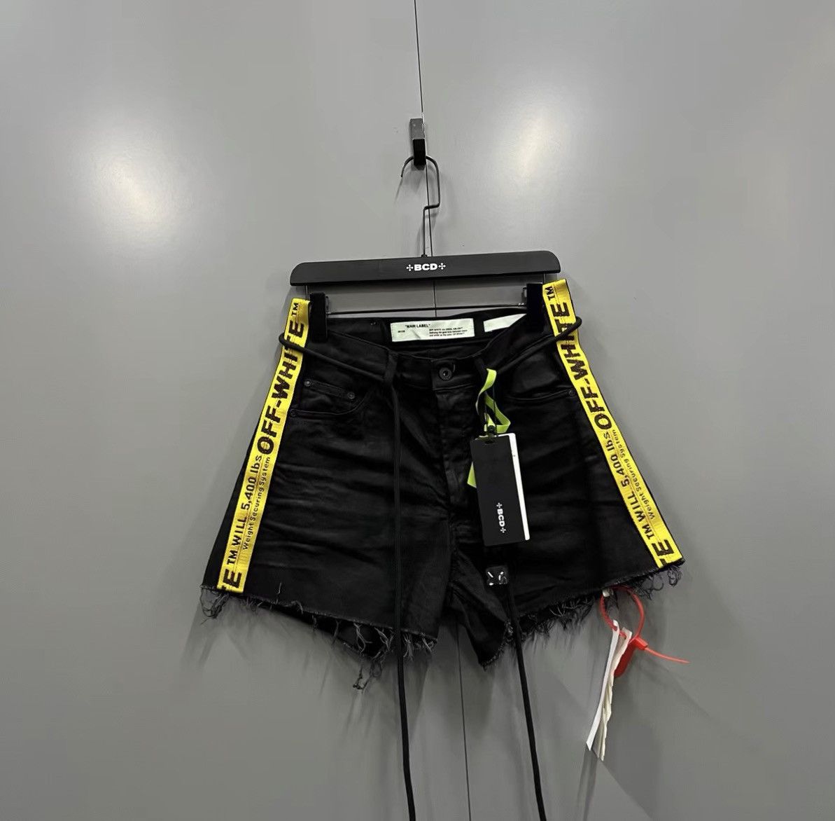 Off-White OFF-White Side Logo Raw Edge Denim Shorts J41 Size 27" / US 4 / IT 40 - 1 Thumbnail