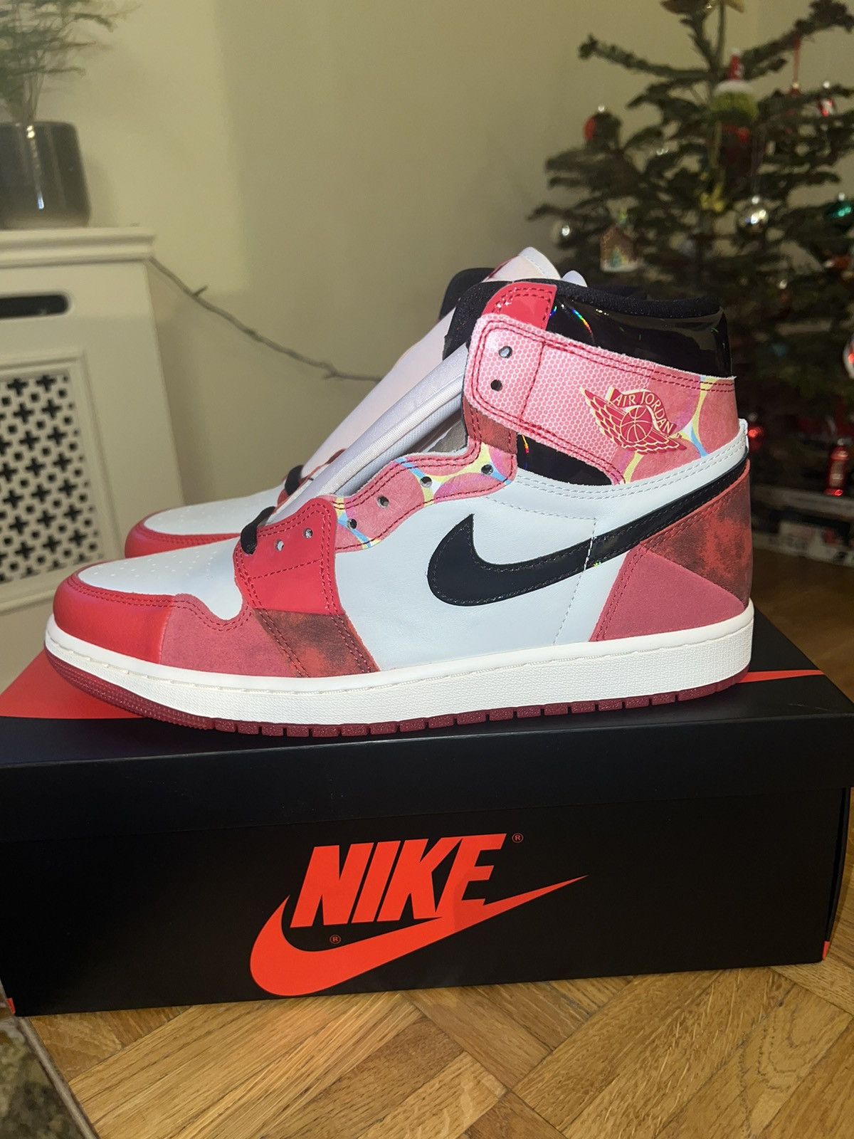 Jordan Brand × Marvel Comics Jordan 1 Retro OG x Marvel High Next Chapter Spider-Verse Size US 10.5 / EU 43-44 - 3 Thumbnail