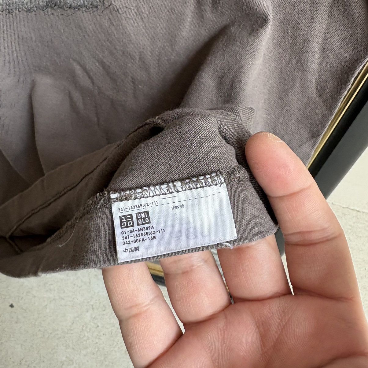 Kaws KAWS x Uniqlo Passing Through Tee (DDP / No Import Fees) Size US L / EU 52-54 / 3 - 4 Thumbnail