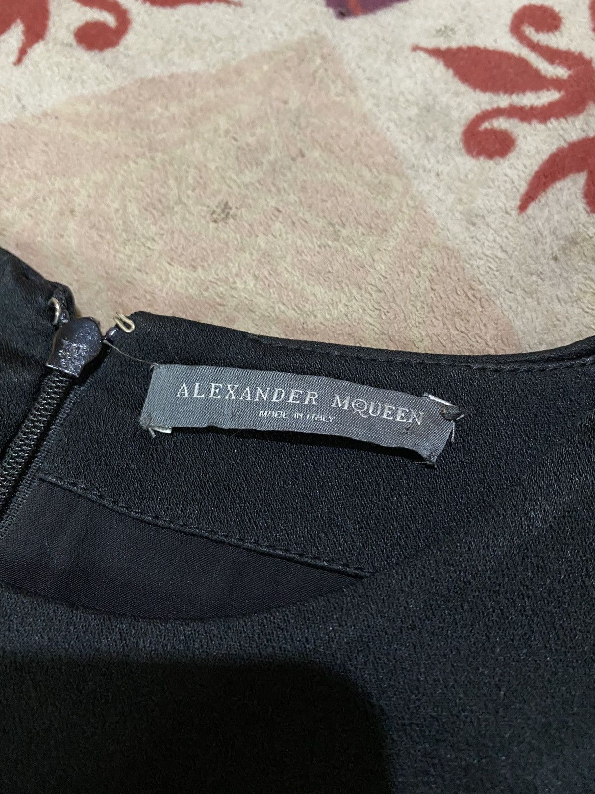Alexander McQueen Alexander McQueen Black Lace Blouse Size XS / US 0-2 / IT 36-38 - 5 Thumbnail