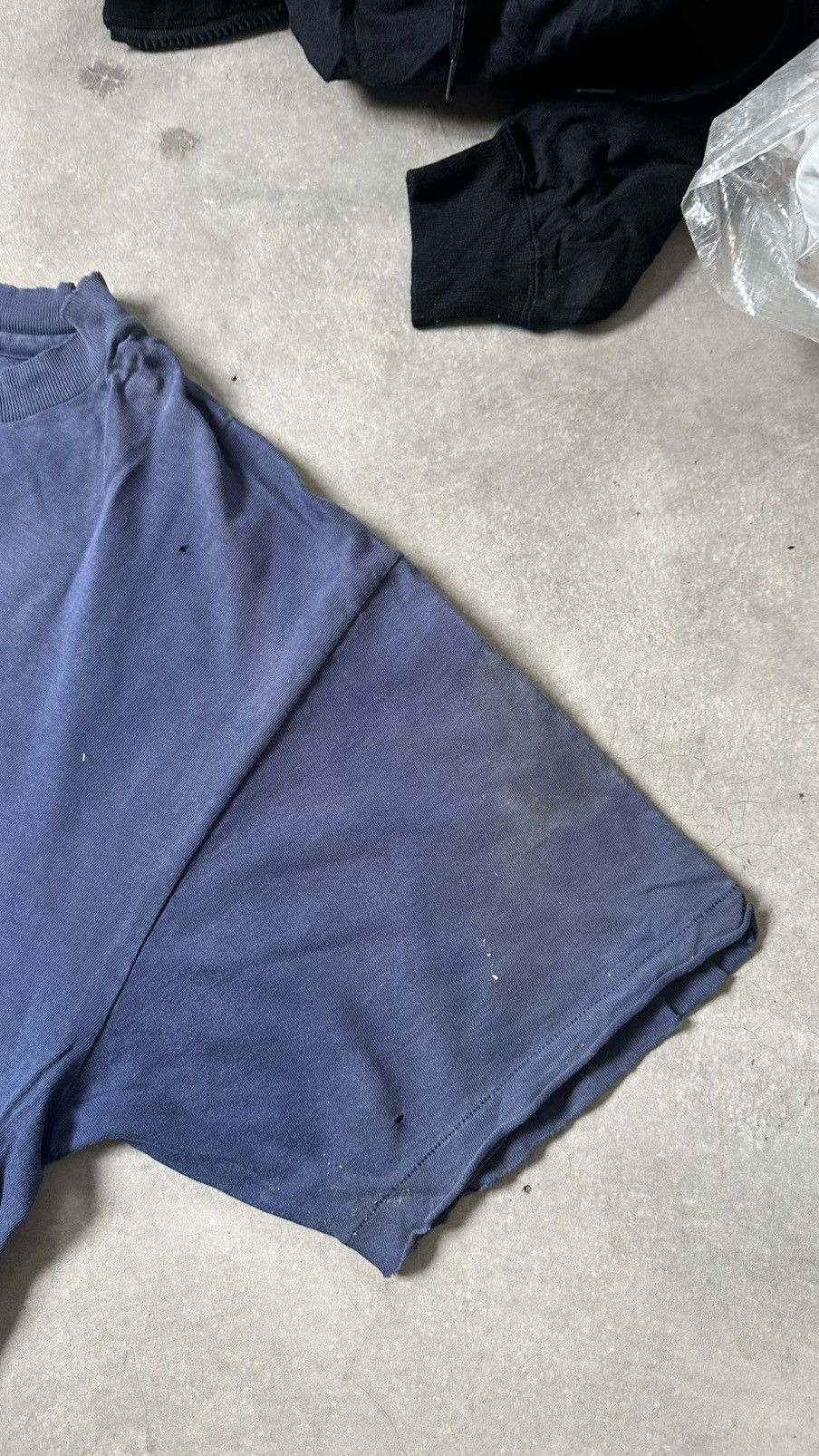Vintage VINTAGE HANES WELL FADED & DISTRESSED TEE Size US L / EU 52-54 / 3 - 3 Thumbnail