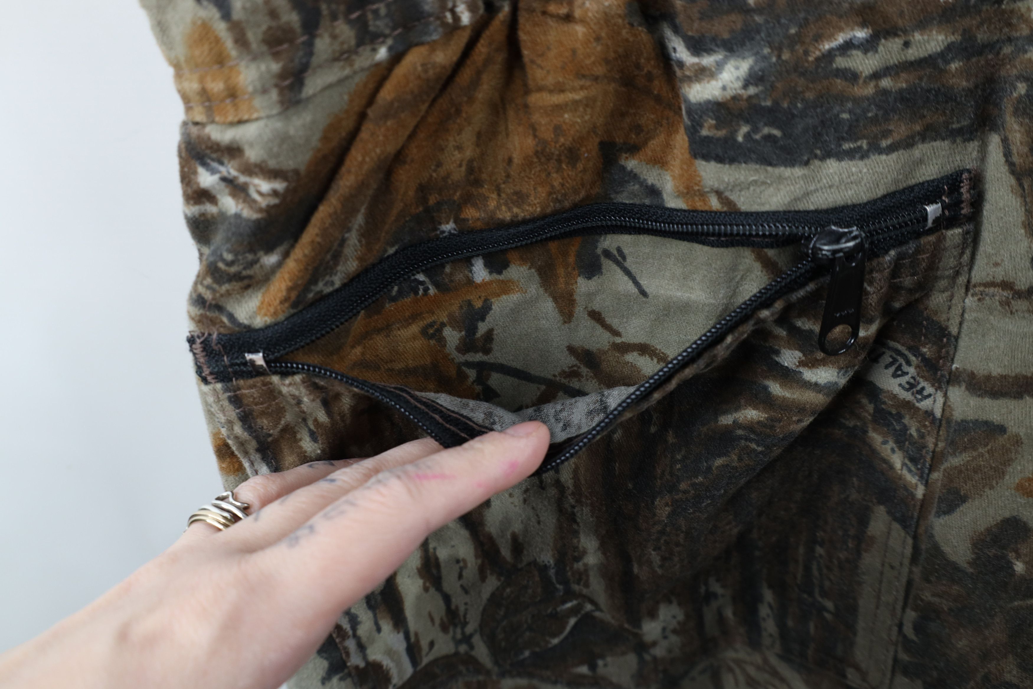 Cabelas × Vintage Vintage 90s Cabelas Realtree Camouflage Quilted Overalls Size US 36 / EU 52 - 15 Thumbnail