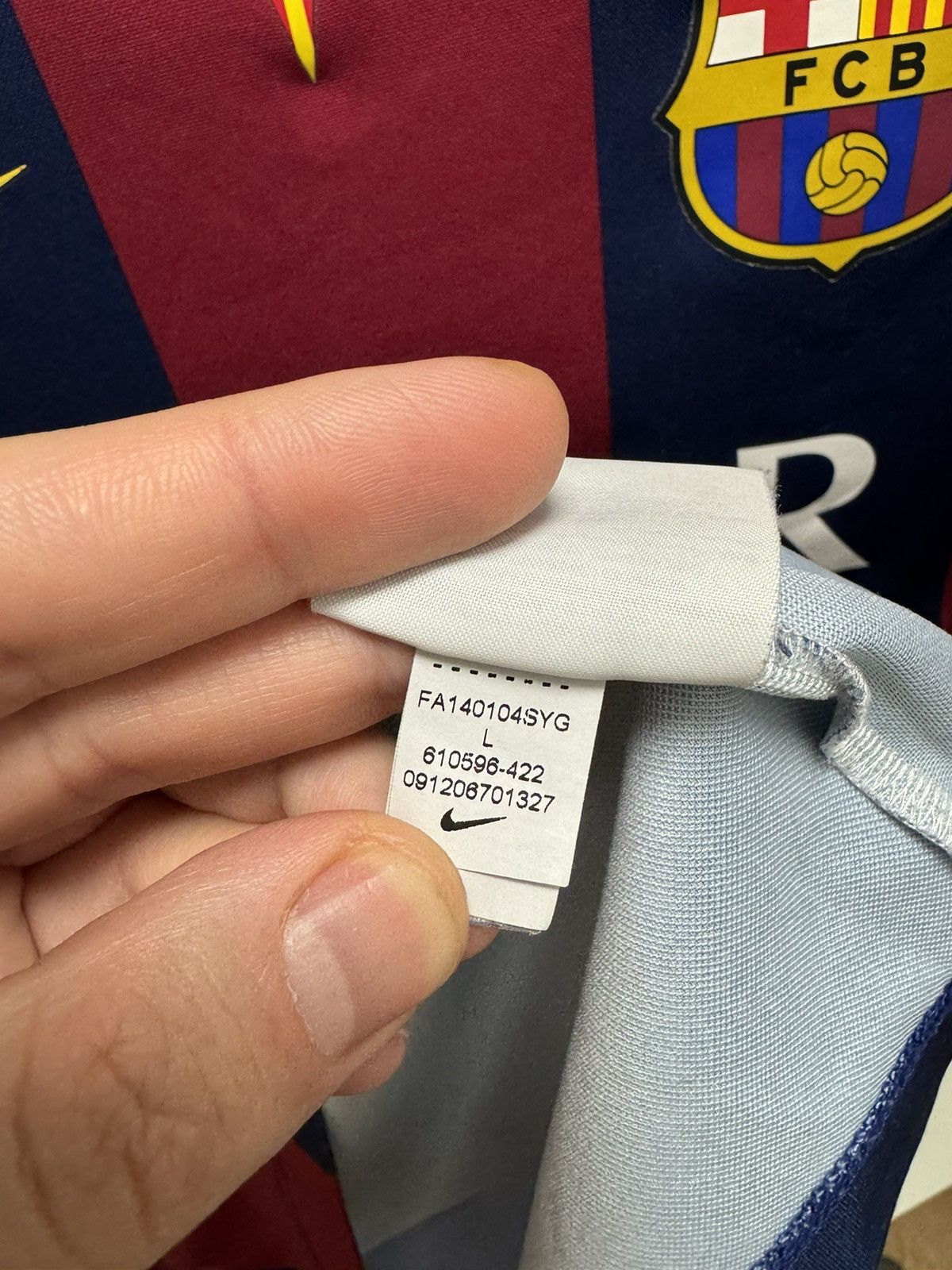 Nike Nike Barcelona 2014/15 home soccer jersey L sz Size US L / EU 52-54 / 3 - 9 Thumbnail