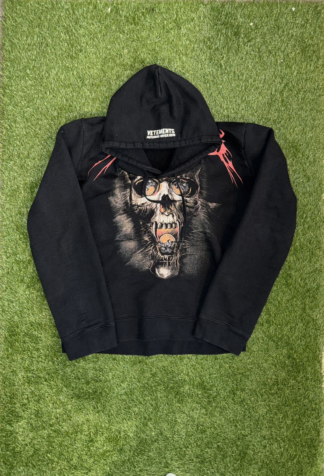 トップス Vetements 18aw misplaced skull hoodie S VTM32053_1_enlarged.jpg?auto=