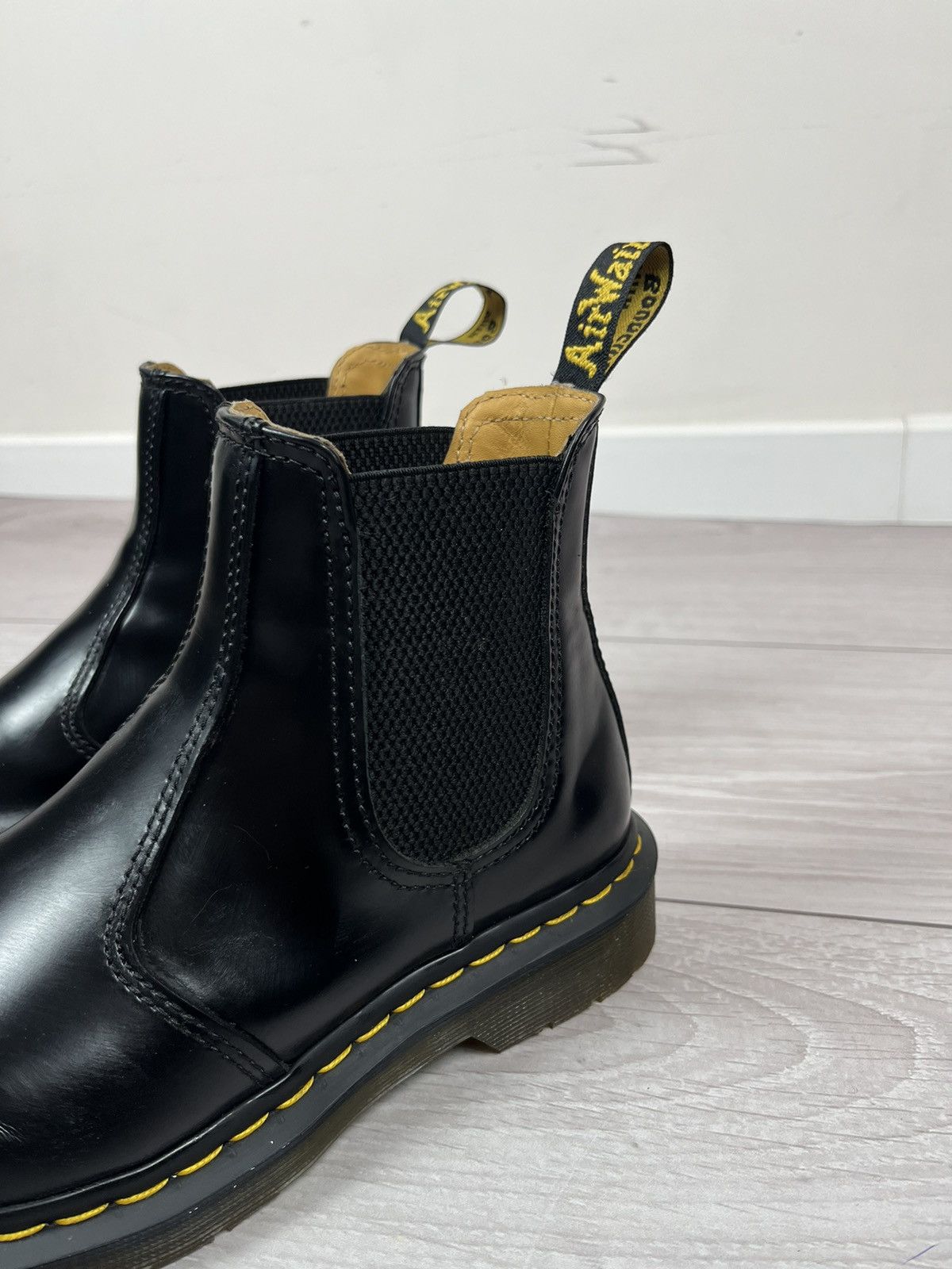Dr. Martens Dr Martens Black Leather Pull On Chelsea Boots Size US 6 / IT 36 - 7 Thumbnail