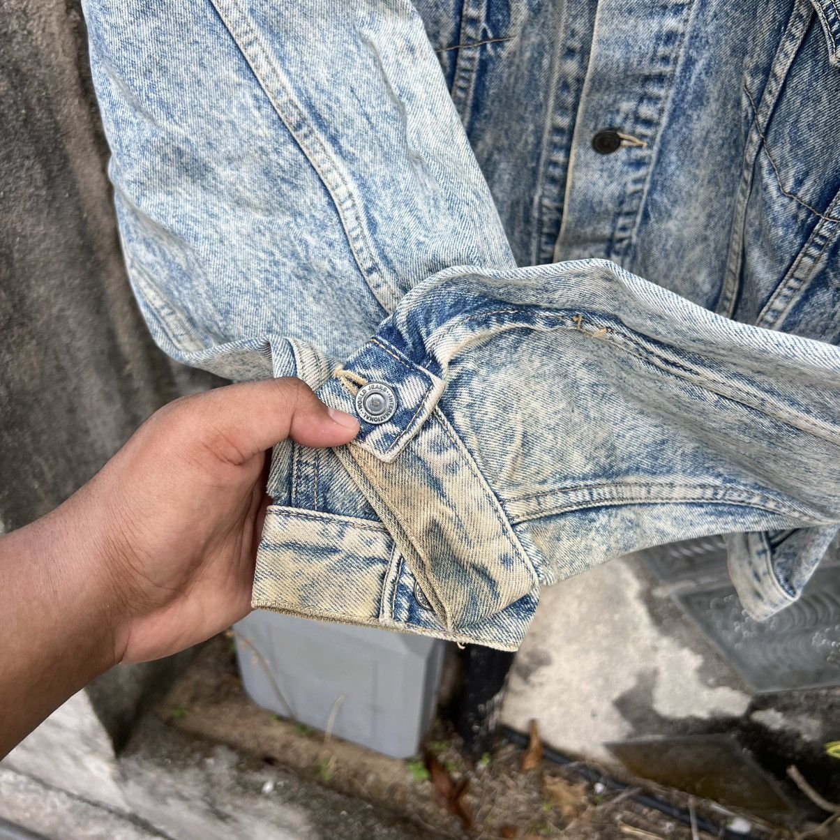 Japanese Brand “RARE” ACID WASH TYPE-3 DENIM JACKET Size US L / EU 52-54 / 3 - 15 Thumbnail