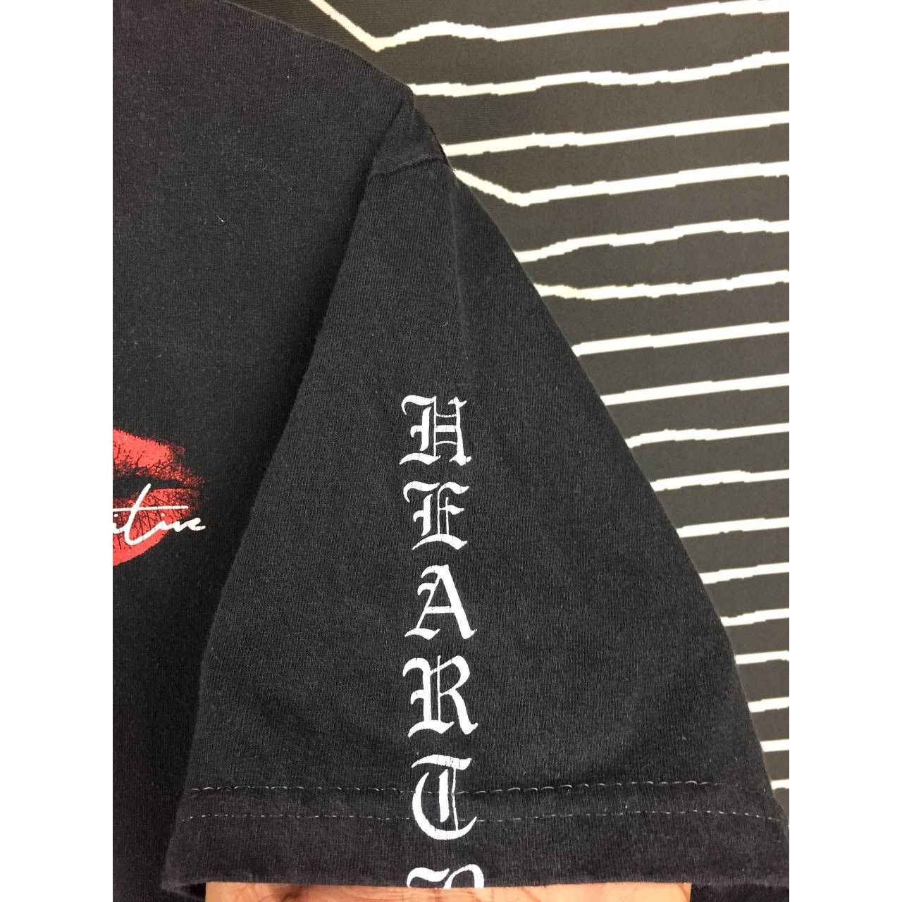 Primitive Primitive Skateboarding Lover Sexy Lips Graphic Tee Size M Size US M / EU 48-50 / 2 - 7 Thumbnail