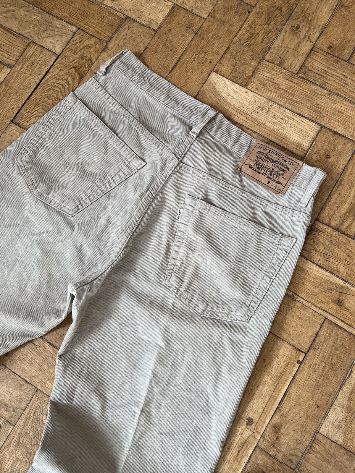 Levi's Vintage Levi’s Cream Jeans Corduroy Denim Baggy Fit 33x34 Size US 34 / EU 50 - 2 Thumbnail