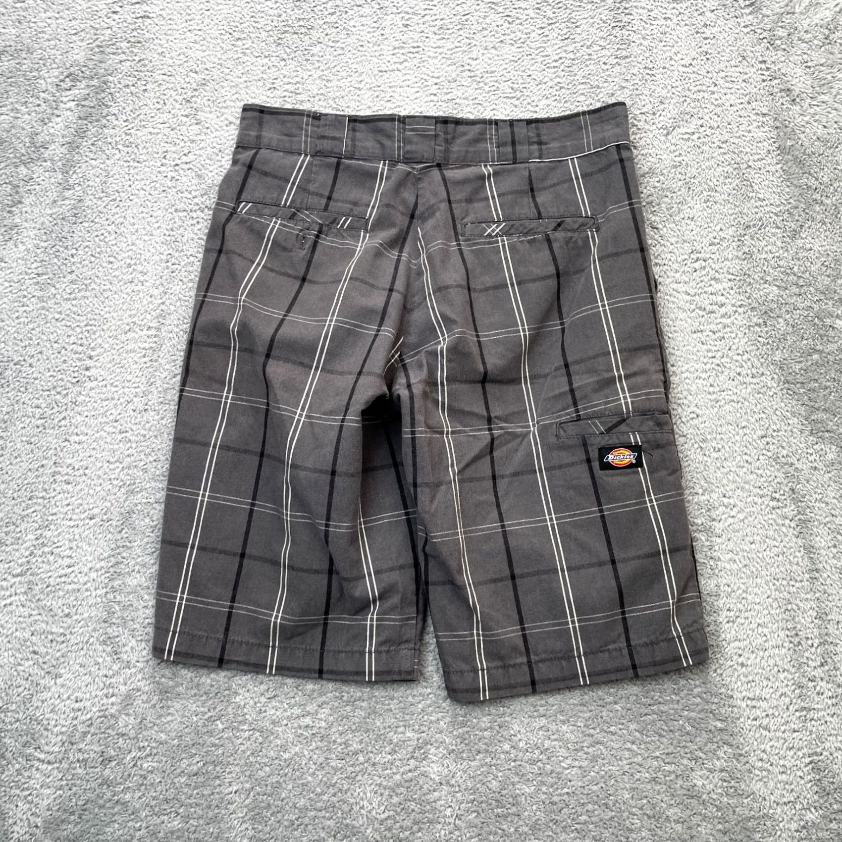 Dickies Dickies Shorts Mens 31 Gray Cargo Cotton Regular Fit Mid Rise Plaid Logo Pocket (Cargo) Black? Size US 32 / EU 48 - 2 Thumbnail