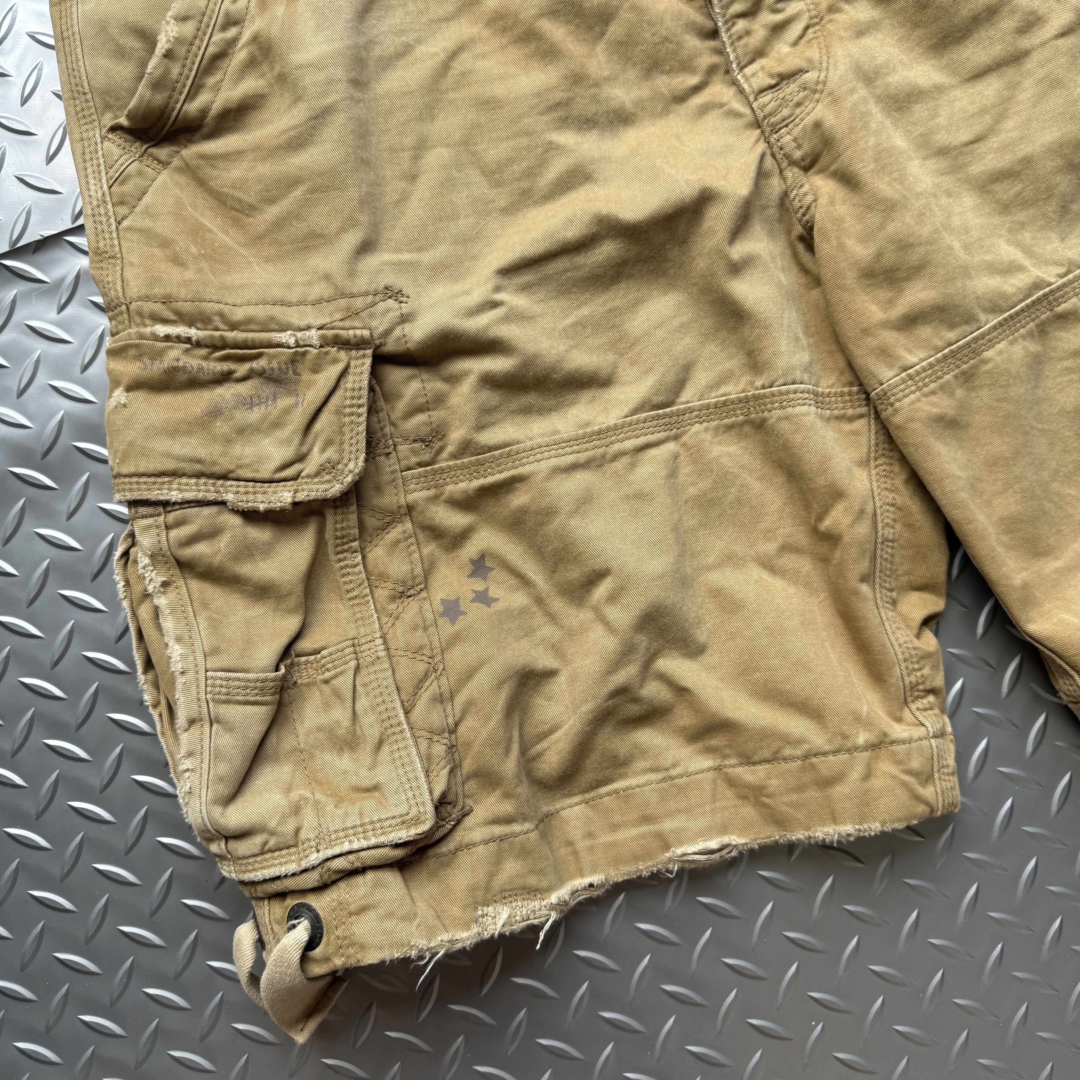 Abercrombie & Fitch Authentic Abercrombie & Fitch Distressed Cargo Shorts Size US 36 / EU 52 - 4 Thumbnail