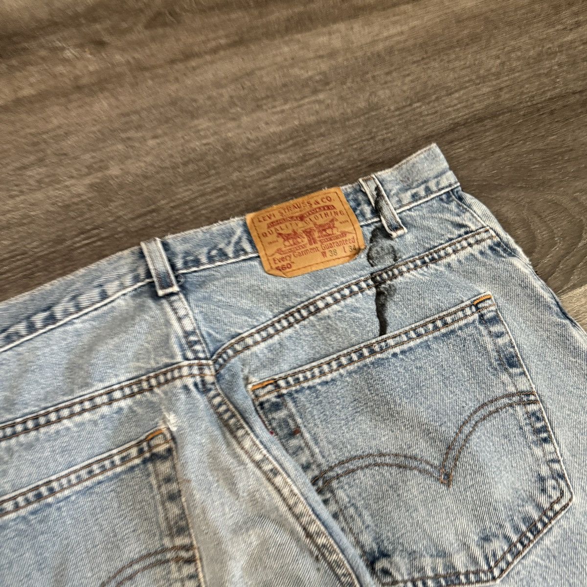 Levi's × Vintage Vintage 90s Levi’s 560 wide leg painted & distressed jeans Size US 38 / EU 54 - 3 Thumbnail