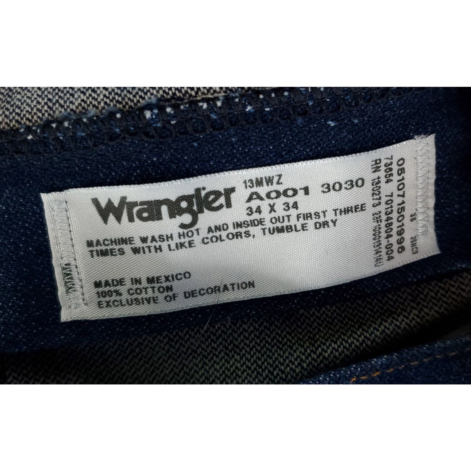 Wrangler VINTAGE Wrangler 13MWZ Jeans Mens 34x34 Blue 90s Straight Shirt? Size US 34 / EU 50 - 4 Thumbnail