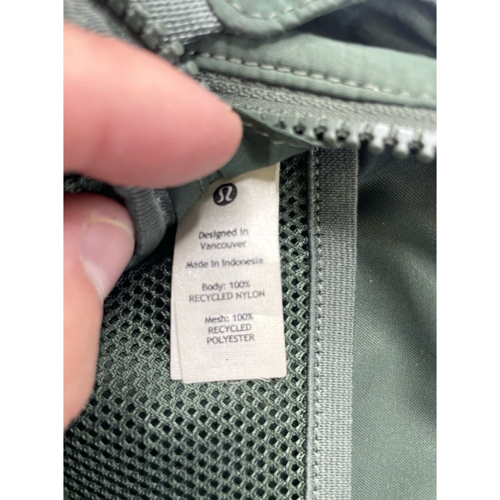 Lululemon Lululemon Everywhere Belt Bag Tidewater Teal Waist Pack Fanny Bag Women's Tidewater Teal Adjustable Strap Vintage No N/A Size ONE SIZE - 5 Thumbnail