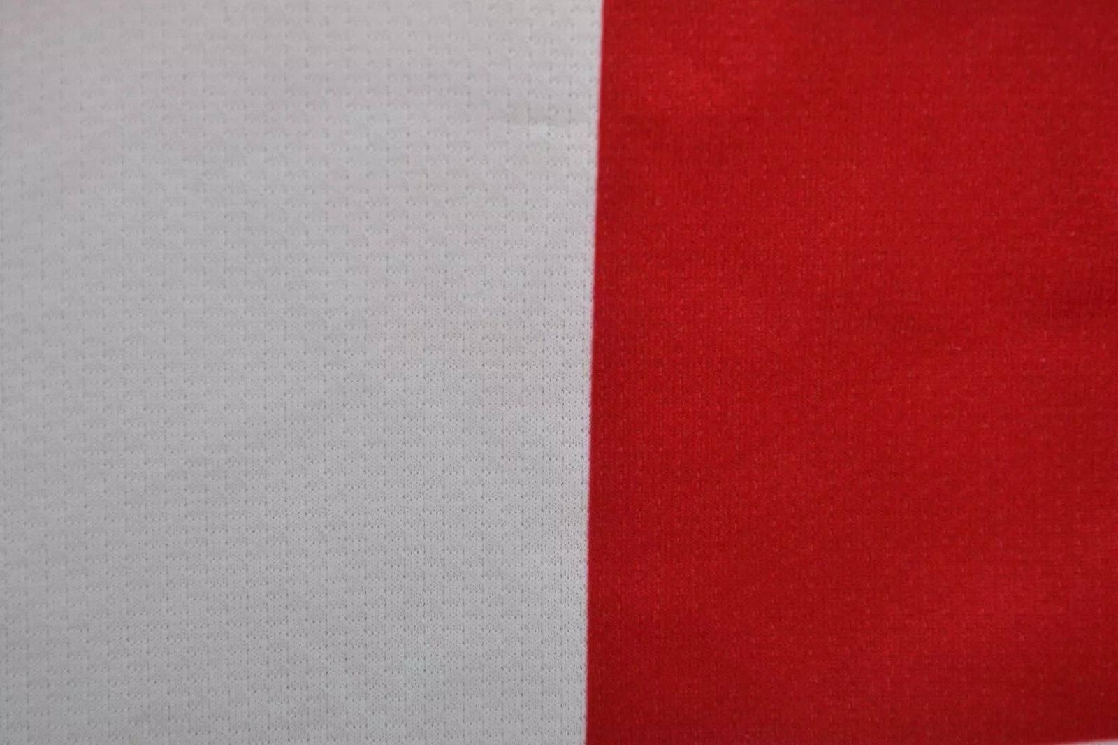 Nike CROATIA 2008/2009 HOME FOOTBALL SHIRT NIKE SIZE S ADULT Size US S / EU 44-46 / 1 - 3 Thumbnail