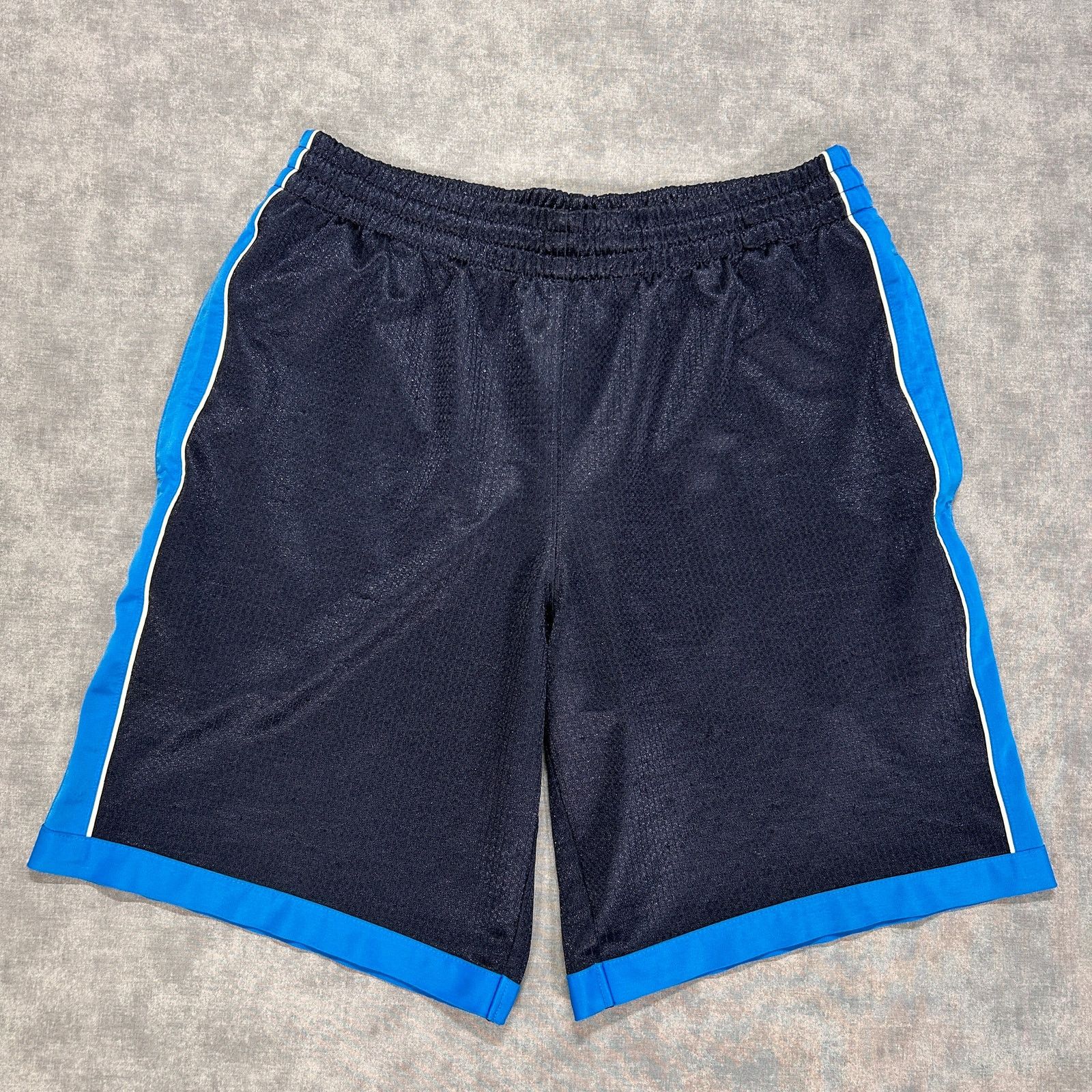 Spalding VTG Y2K Spalding streetwear sportswear bball shorts mens M Size US 31 - 1 Thumbnail