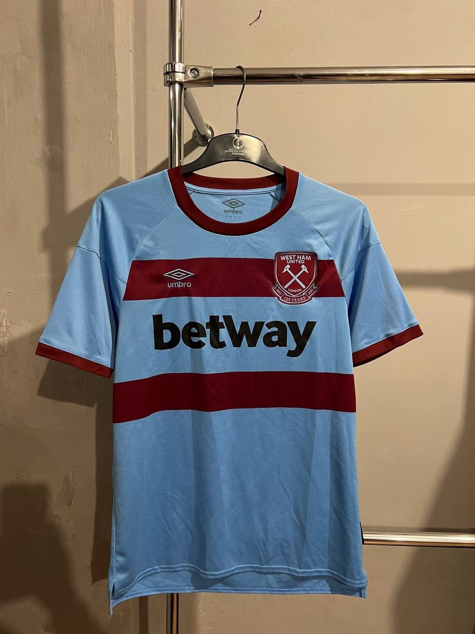 Umbro 2020/21 WEST HAM UNITED AWAY SOCCER JERSEY FOOTBALL SHIRT L Size US L / EU 52-54 / 3 - 3 Thumbnail
