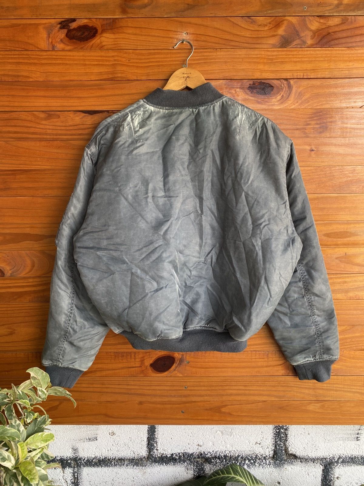 Japanese Brand Vintage Suntory Coffee Bomber Jacket Gray MA-1 Style Japan Size US L / EU 52-54 / 3 - 12 Thumbnail