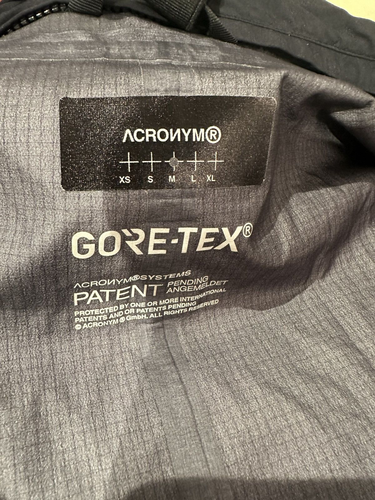 Acronym Acronym J1A-GT 2.2 Size US M / EU 48-50 / 2 - 4 Thumbnail