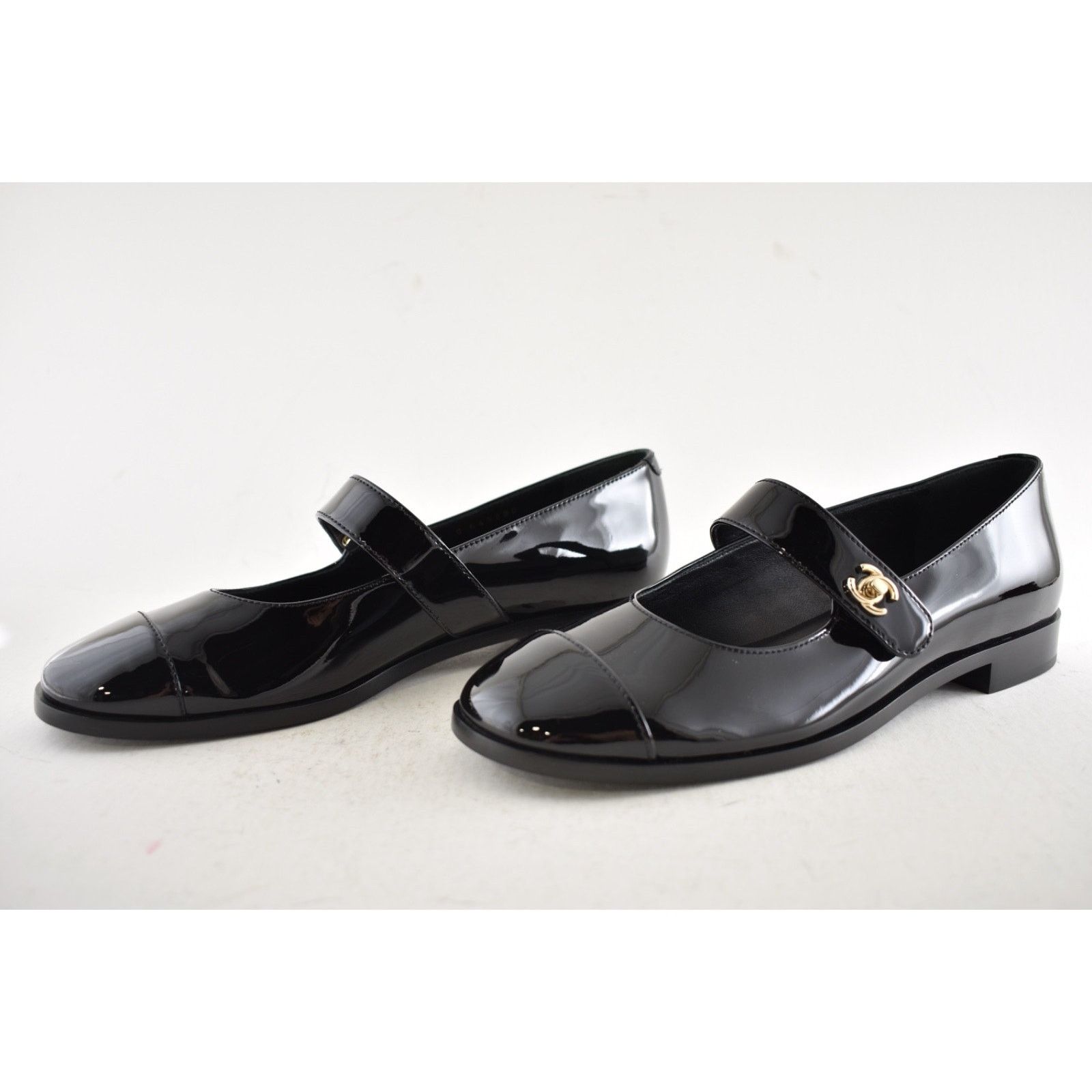 Chanel Chanel Black Patent Turnlock CC Mary Jane Ballet Flat 40 Size US 10 / IT 40 - 14 Thumbnail