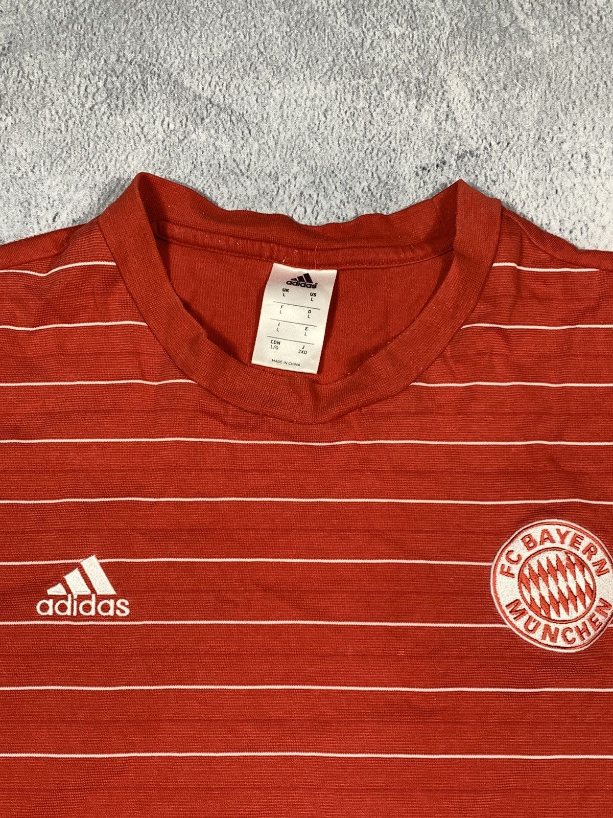 Vintage Vintage Y2K Adidas Fc Bayern Munchen striped tee size L Size US L / EU 52-54 / 3 - 5 Thumbnail