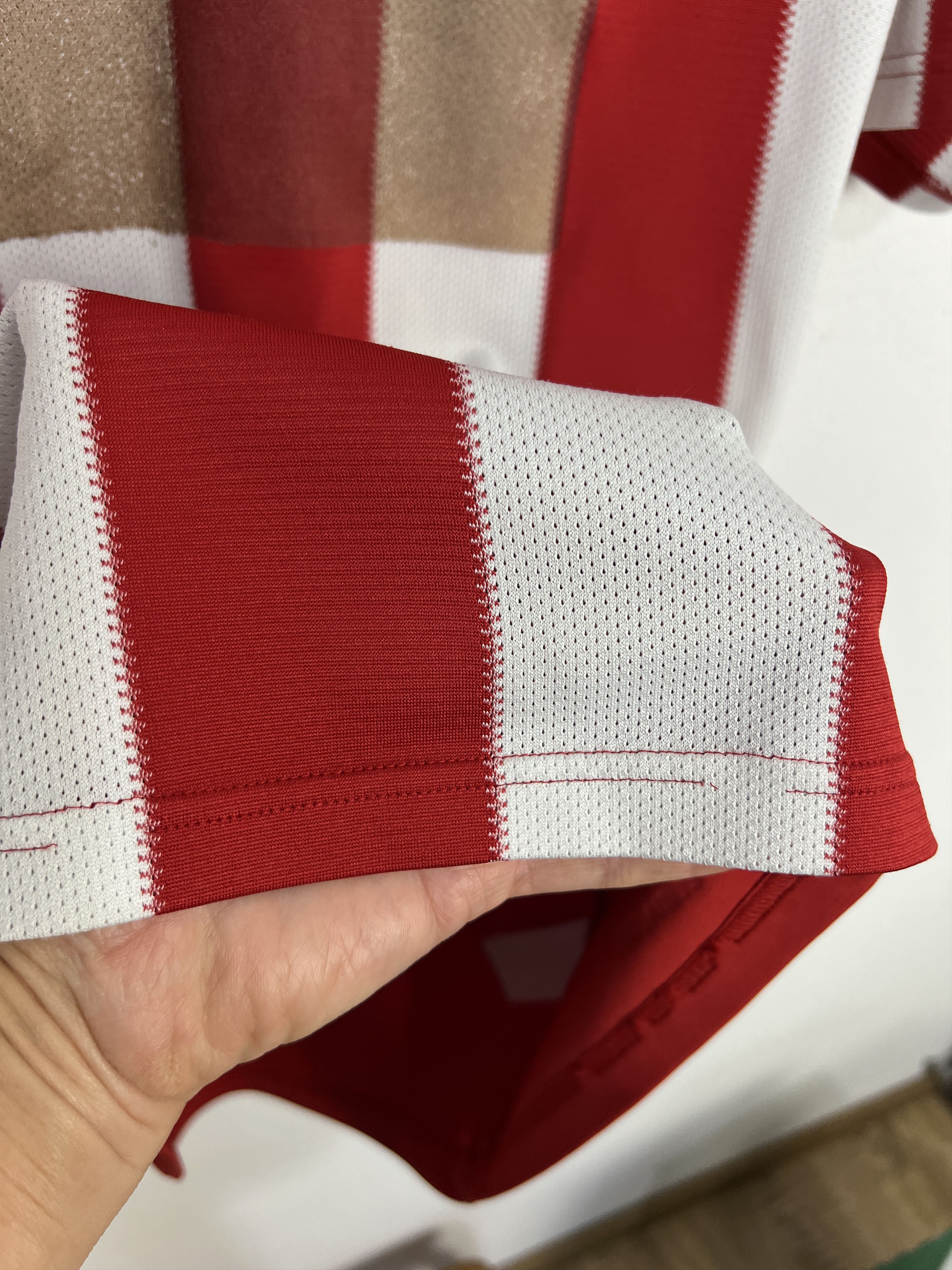 Adidas Bayern Munich Home football shirt 2010 Soccer Adidas Jersey Size US L / EU 52-54 / 3 - 6 Thumbnail