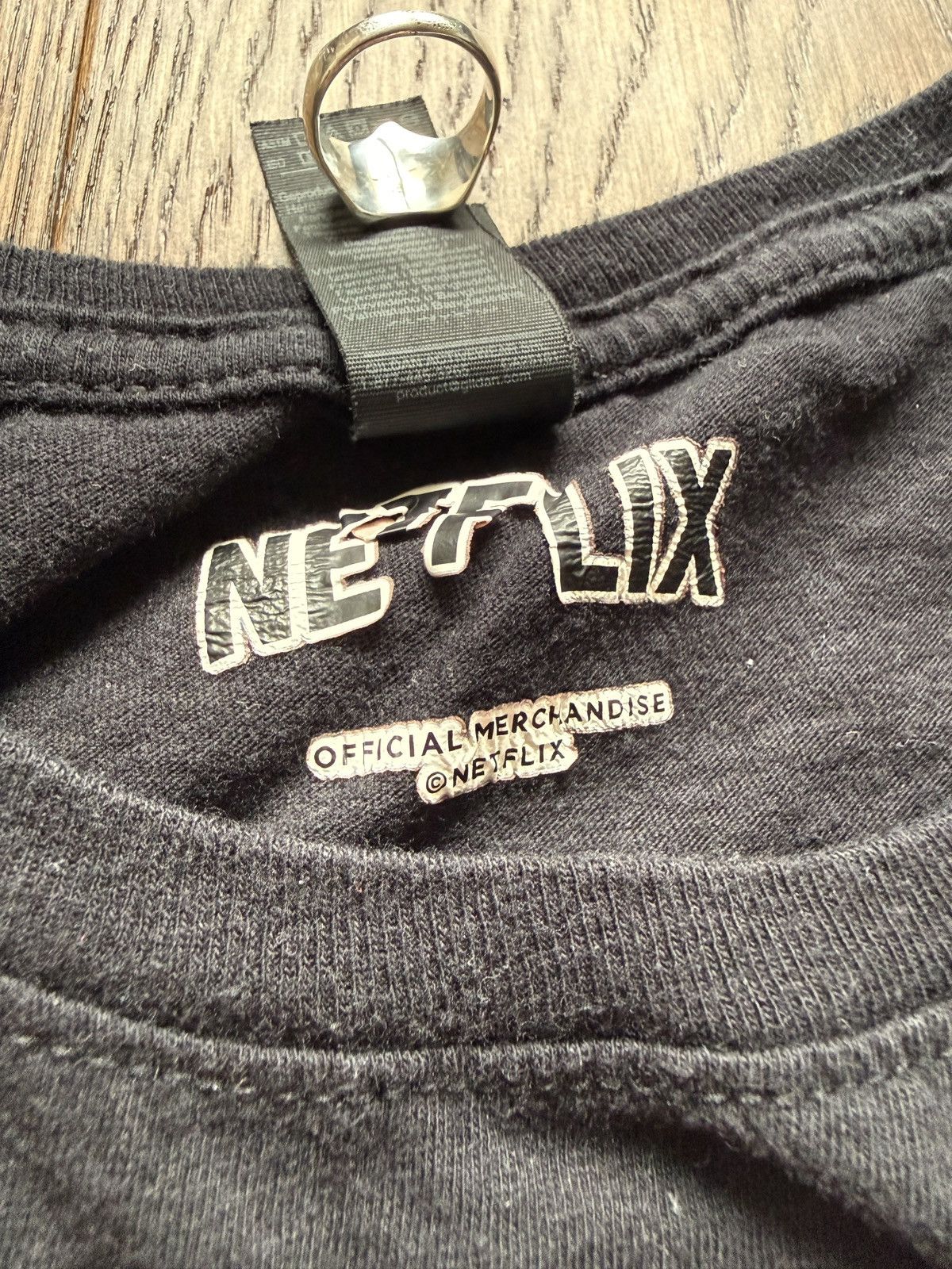 Other HUNTRIX HUNTR/X Netflix Kpop Demon Hunters Graphic Tee Size L / US 10 / IT 46 - 6 Thumbnail