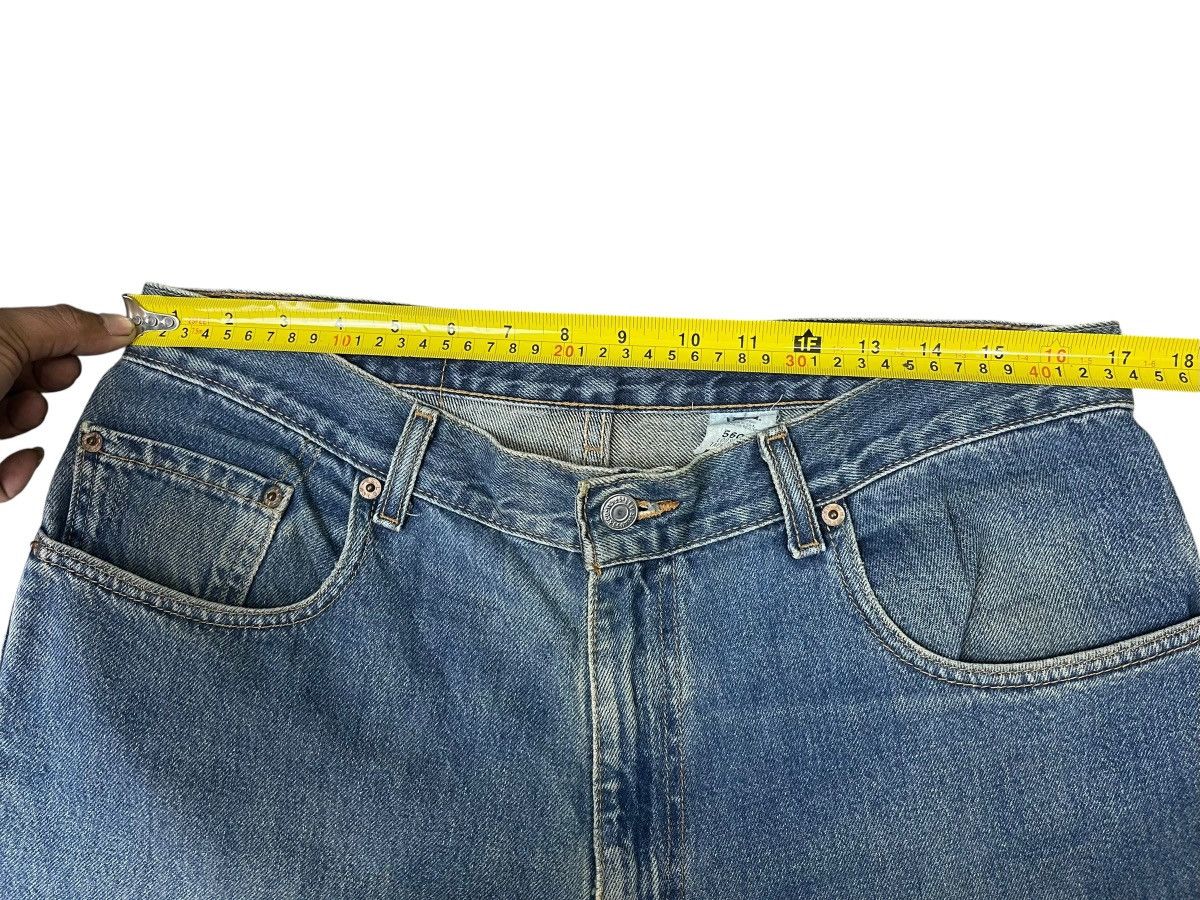 Levi's Vintage Levi’s 560 Loose Fit Tapered Leg Jeans Size US 34 / EU 50 - 13 Thumbnail
