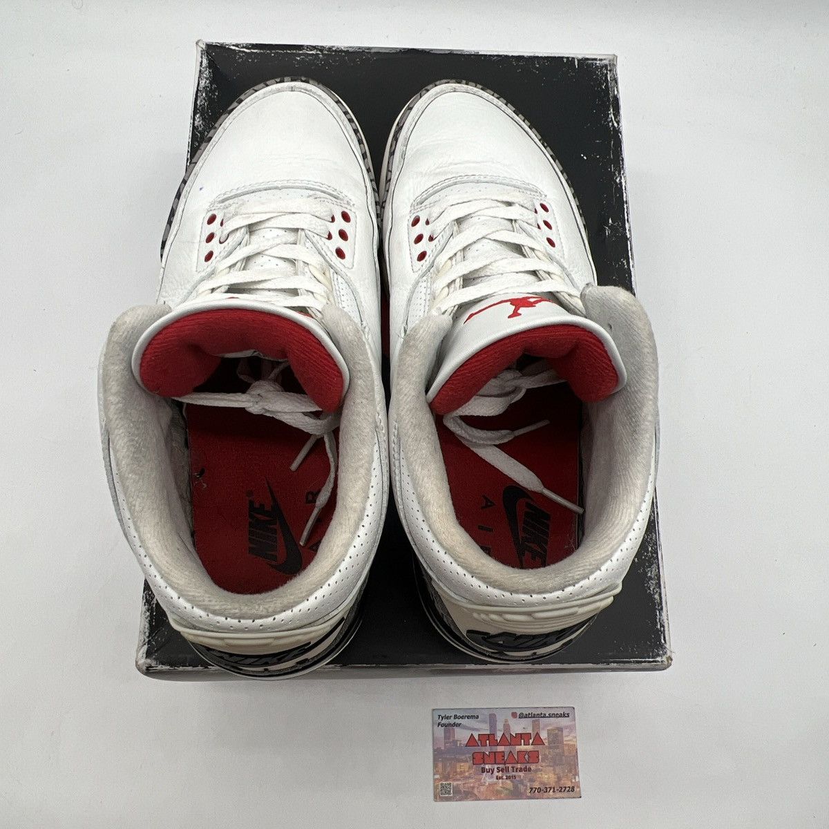 Jordan Brand Air Jordan 3 white cement reimagined Size US 9 / EU 42 - 9 Thumbnail