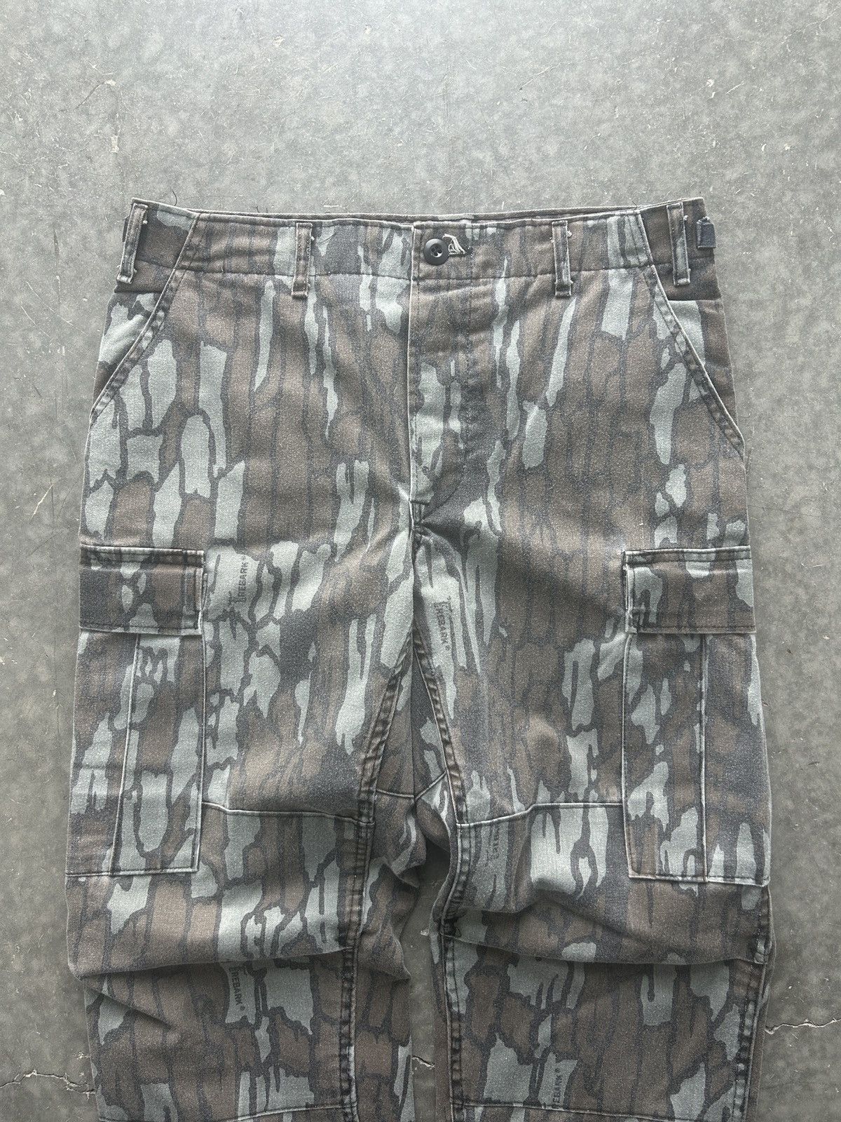 Vintage Vintage 90s Trebark Camo Cargo Pants Size US 33 - 2 Thumbnail