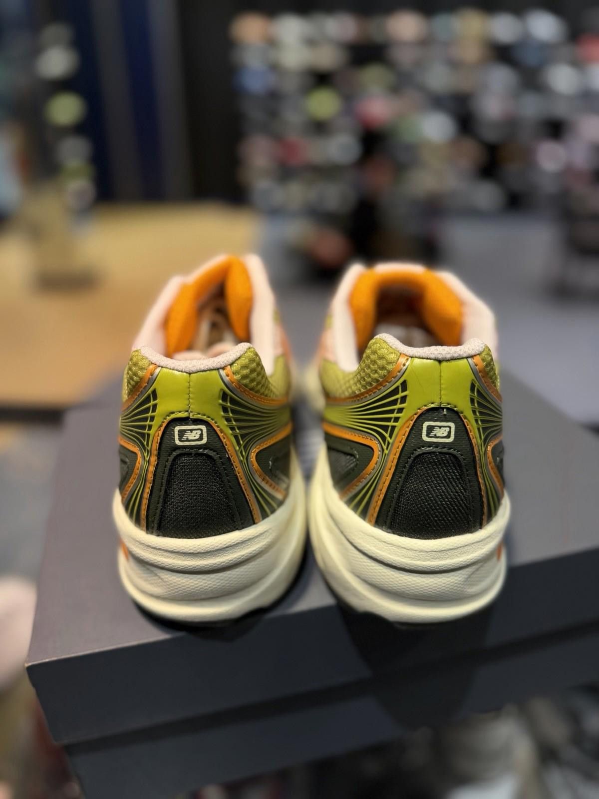 New Balance New Balance 740 Saignée Pink Green Sneakers U740GP2 (10.5) Size US 10.5 / EU 43-44 - 8 Thumbnail