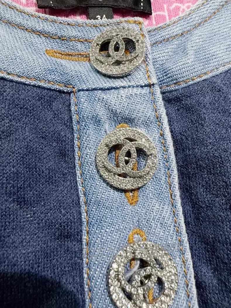 Chanel Chanel Denim dress with diamond button Size XXS / US 00 / IT 34 - 2 Thumbnail