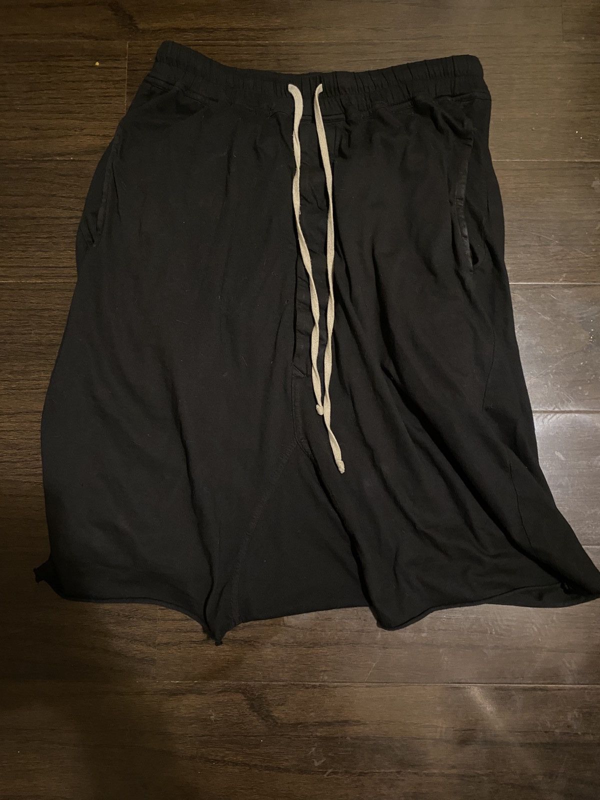 Rick Owens RICK OWENS DRKSHDW DRAWSTRING SHORT Size US 30 / EU 46 - 1 Thumbnail