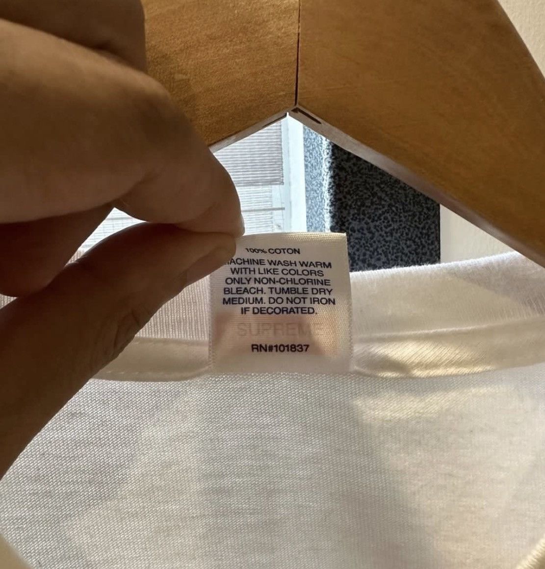 Supreme Supreme box Size US M / EU 48-50 / 2 - 3 Thumbnail