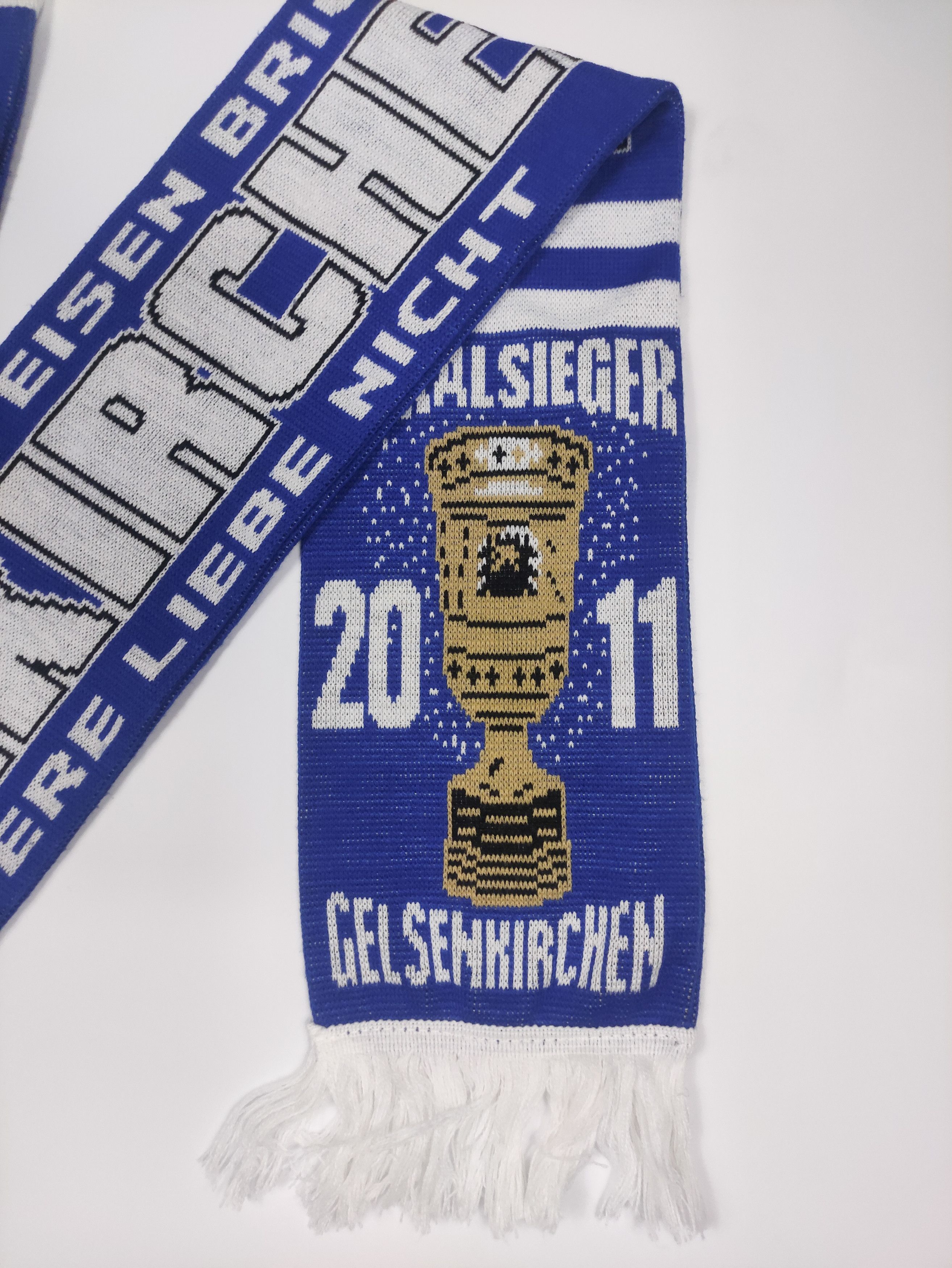 Other FC Schalke Galsenkirchen "2011 Pokalsieger" Scarf Size ONE SIZE - 3 Thumbnail