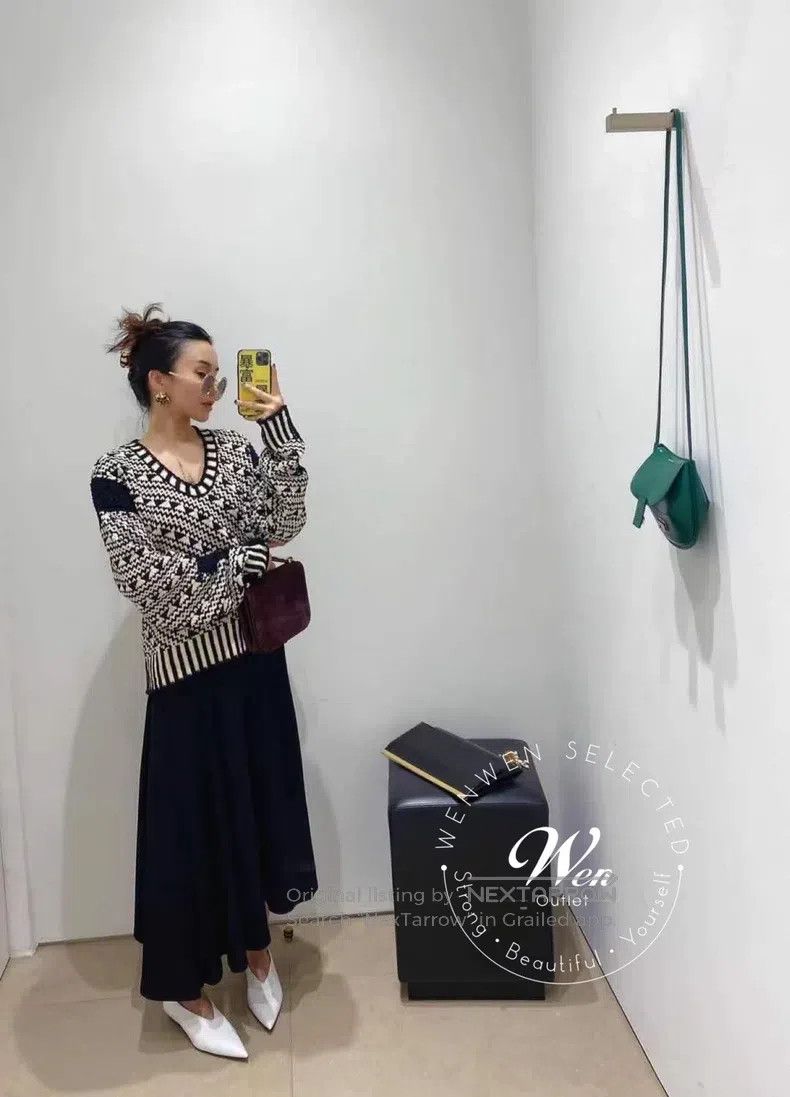 Jil Sander size 38 Black and white knitted sweater