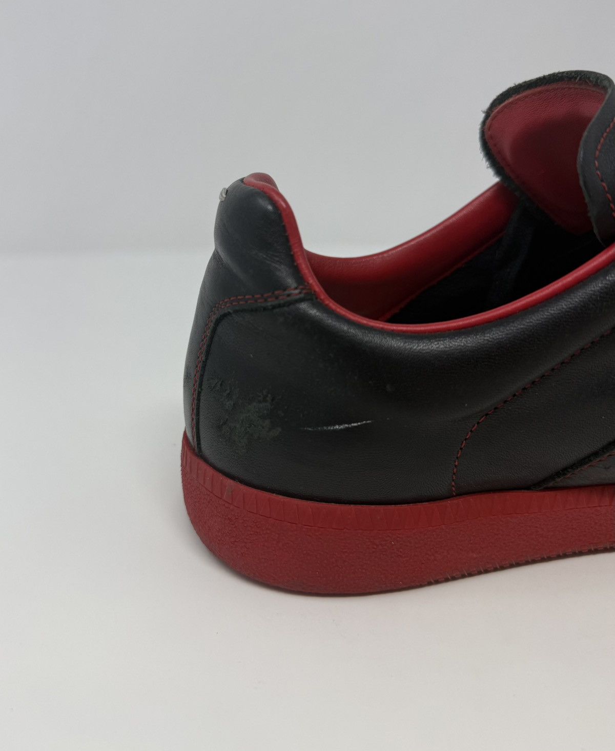 Maison Margiela Maison Margiela Replica GAT Leather Sneaker Black Red Size US 10 / EU 43 - 9 Thumbnail