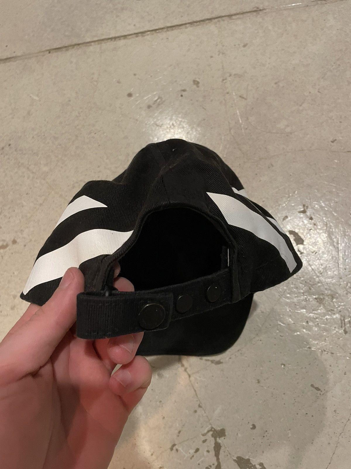 Off-White Off white scorpion hat Size ONE SIZE - 2 Thumbnail