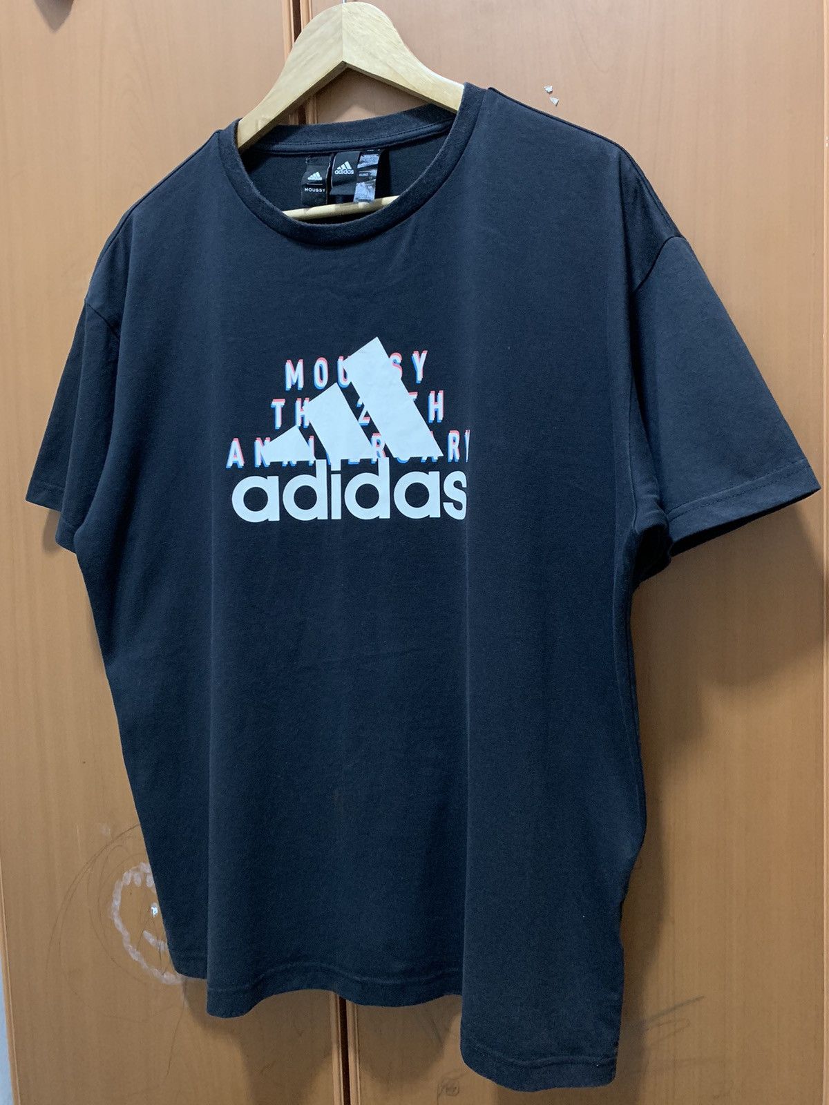Adidas 🔥🔥🔥Adidas Moussy Tee Size US M / EU 48-50 / 2 - 3 Thumbnail