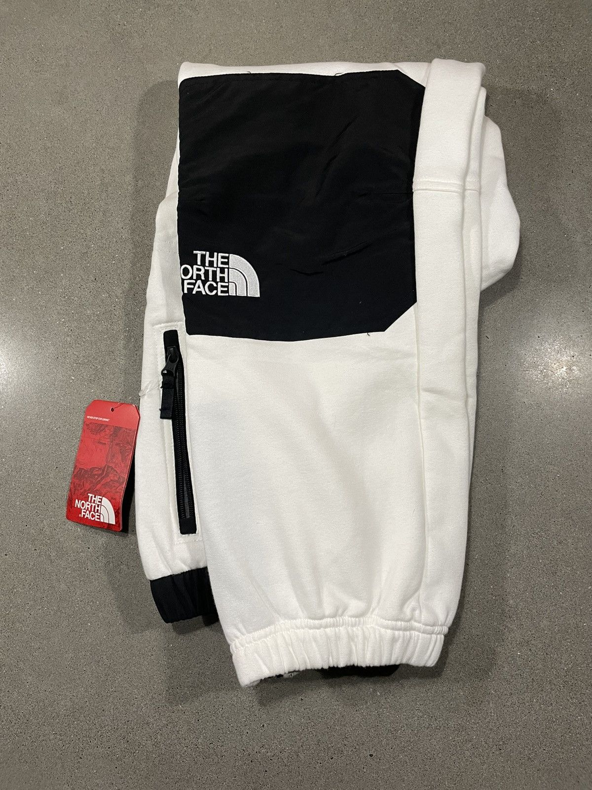 Supreme × The North Face RARE: S/S 2016 Supreme x TNF Steep Tech Joggers "White" Size US 32 / EU 48 - 2 Thumbnail