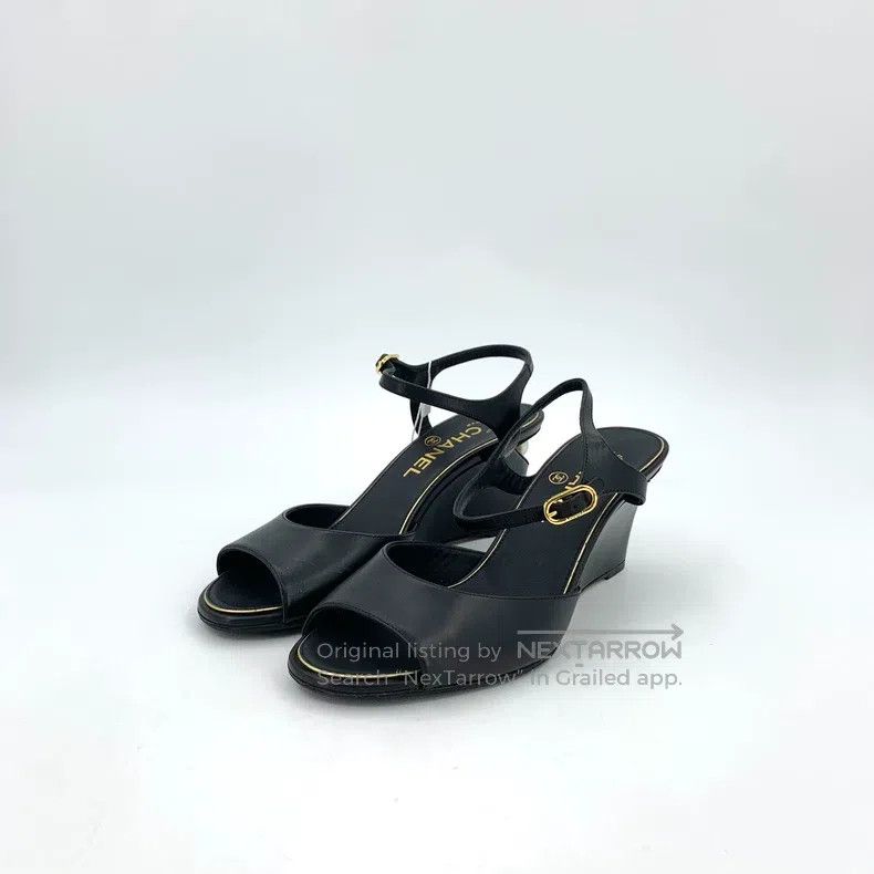 Chanel Chanel Black leather round toe one-string pearl slope heel Size US 7 / IT 37 - 1 Thumbnail