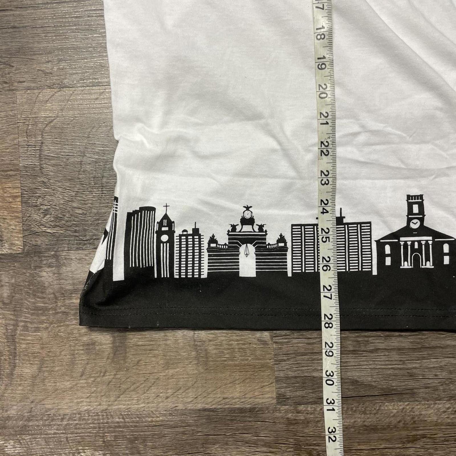 Hard Rock Cafe Hard Rock Cafe Honolulu Hawaii Silhouette White/Black Tee L Size US L / EU 52-54 / 3 - 5 Thumbnail