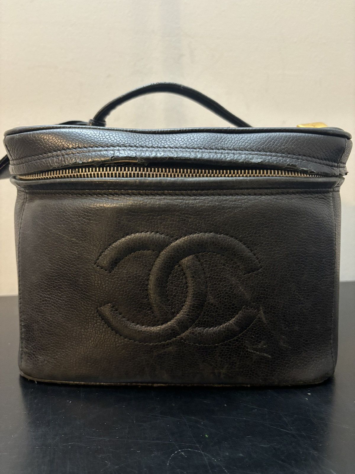 Chanel Chanel CC Timeless Leather Vanity Case Black Size ONE SIZE - 2 Thumbnail