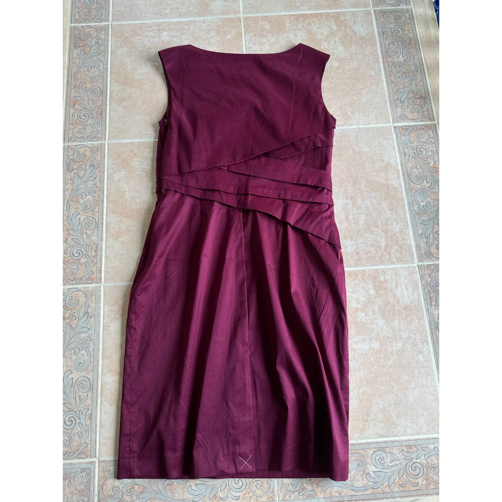 Ann Taylor Ann Taylor burgundy dress front pleats Dress size 6 Size M / US 6-8 / IT 42-44 - 6 Thumbnail