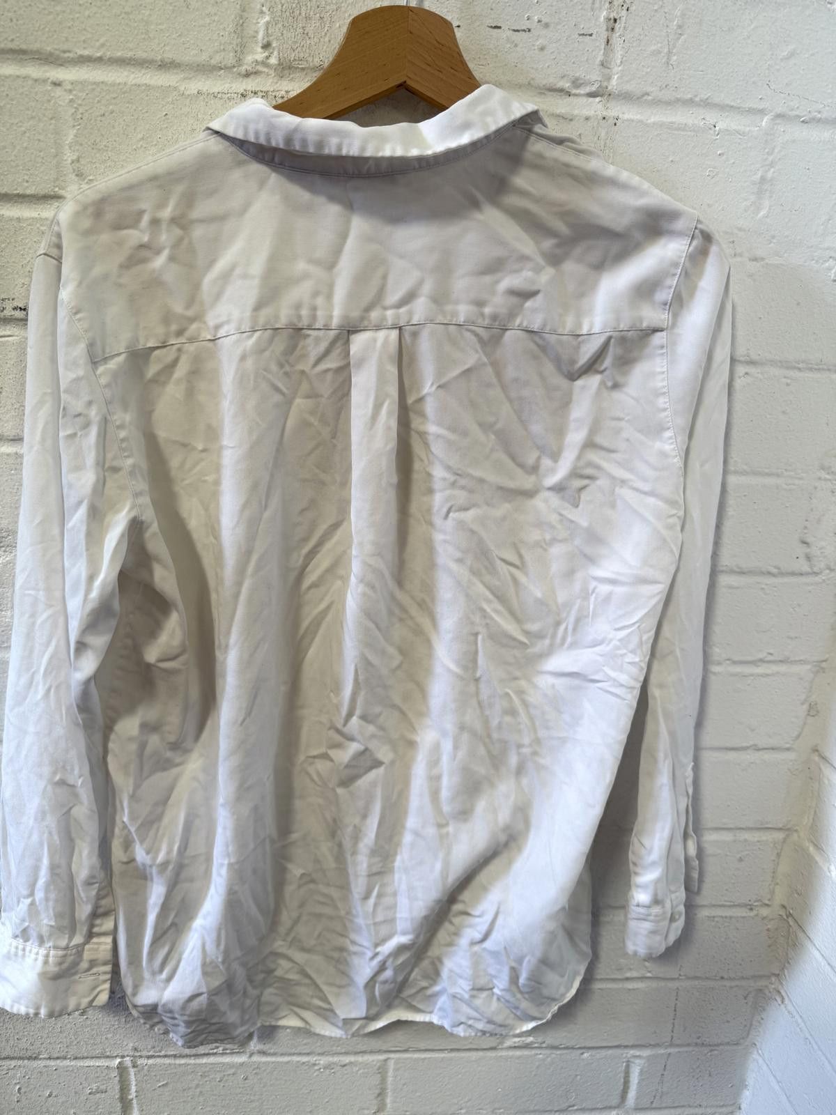 Designer Stylish White Button-Up Shirt Size US L / EU 52-54 / 3 - 4 Thumbnail