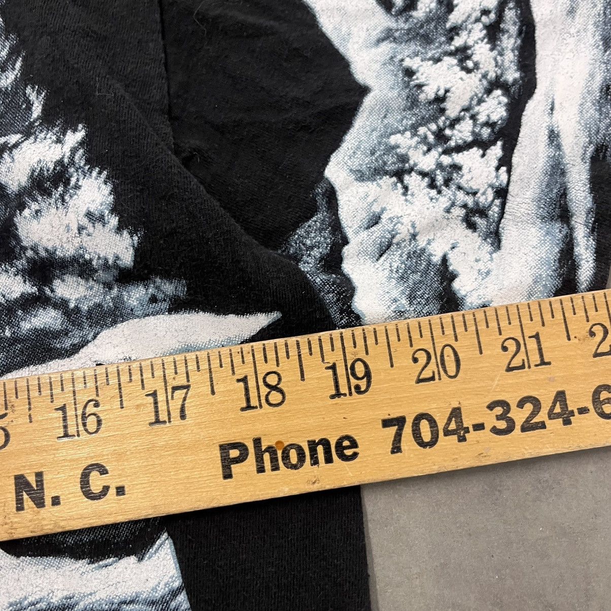 Hanes × Vintage Vintage 90's HANES Wolf Native American AOP Indian Style Med Size US M / EU 48-50 / 2 - 3 Thumbnail